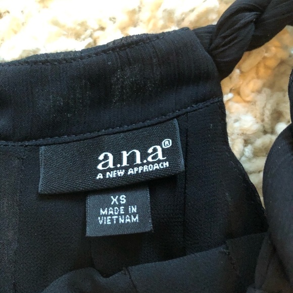 𝅺New with tags Ana blouse - Picture 4 of 8